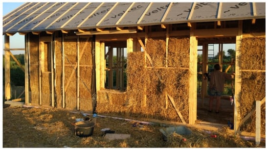 Testing Moisture Levels in Straw Bale House Walls