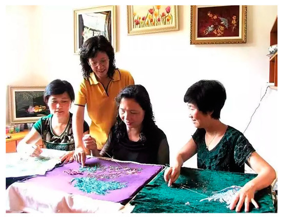 Blog - Delicate Paper Art Sustains Artisans in Vietnam - Global Gifts